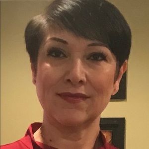 Meet your Posher, Leonor